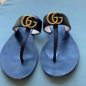 Gucci black thong sandals